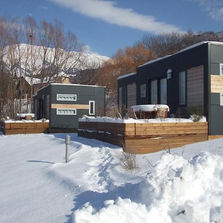Camping-Hotel De Plein Air Les 2 Bois Baratier Exterior photo