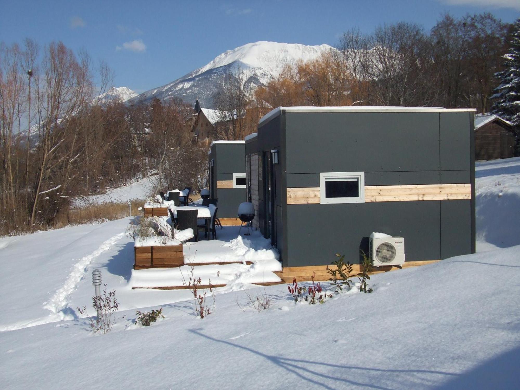 Camping-Hotel De Plein Air Les 2 Bois Baratier Exterior photo